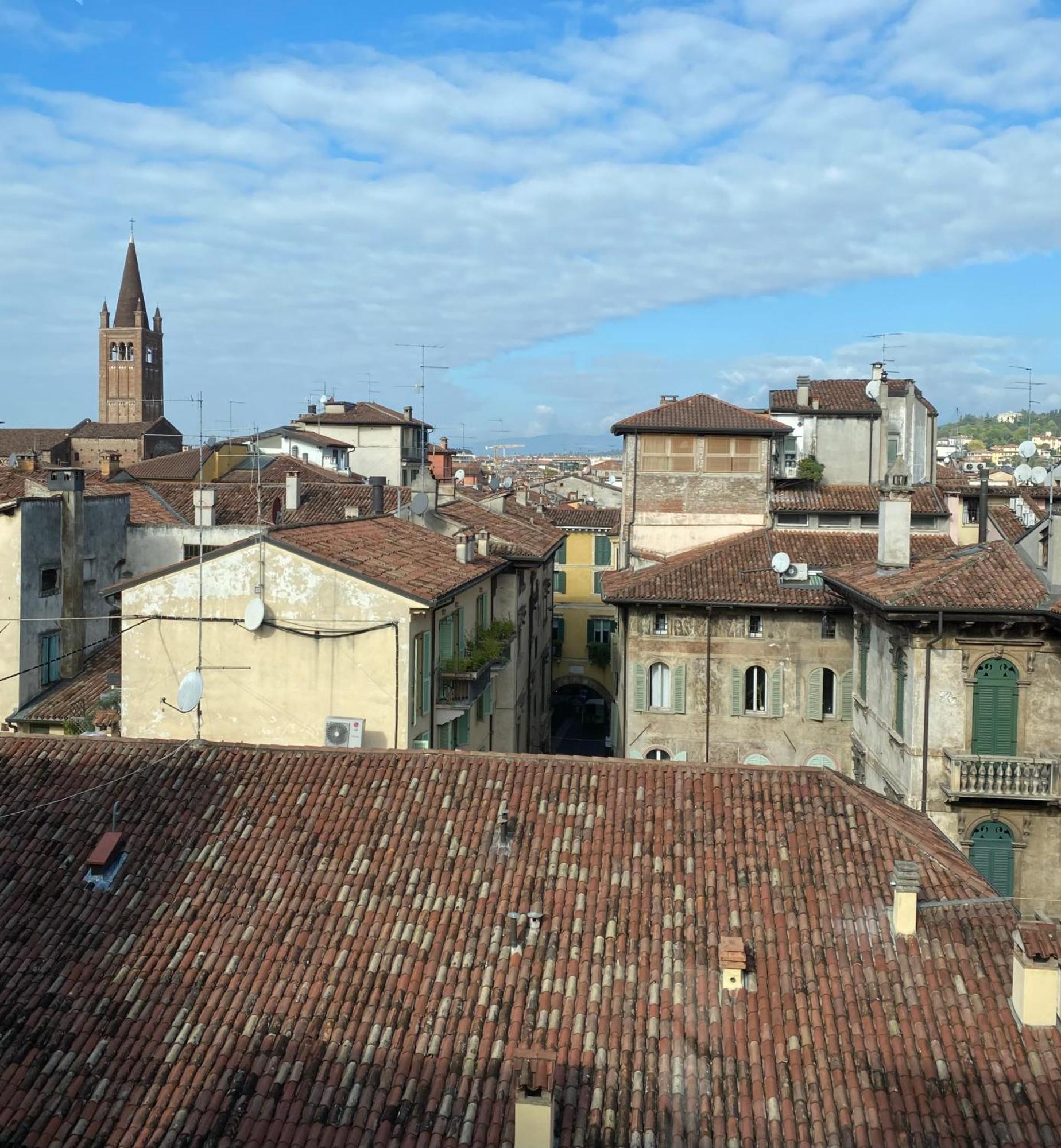 Verona Centro Piazza Erbe Exteriör bild